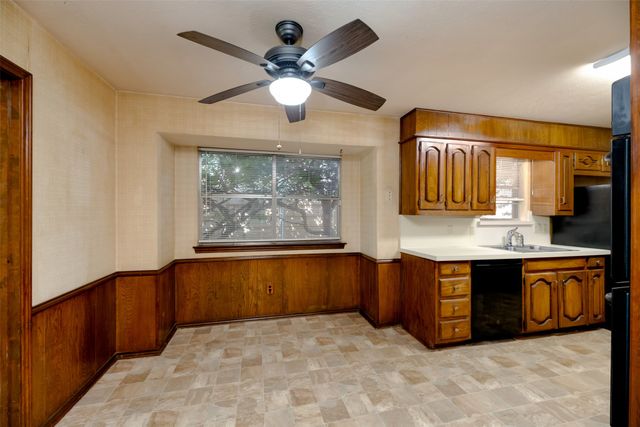 2121 Stone Creek Drive, Plano, TX 75075