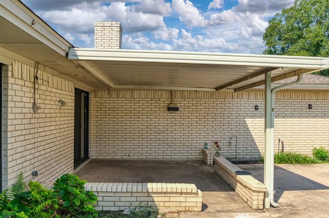 2121 Stone Creek Drive, Plano, TX 75075