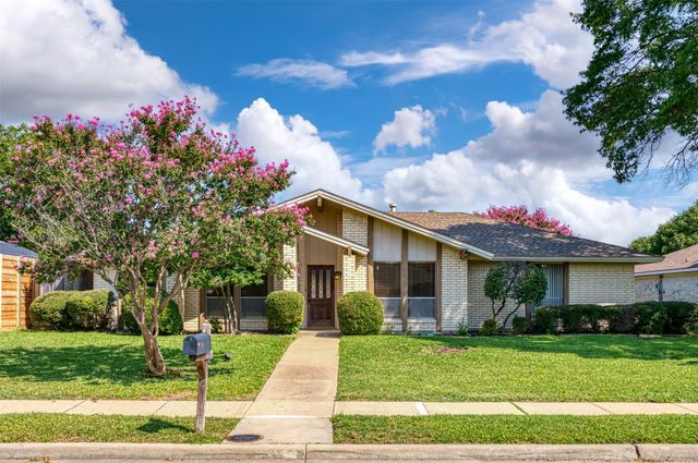 2121 Stone Creek Drive, Plano, TX 75075