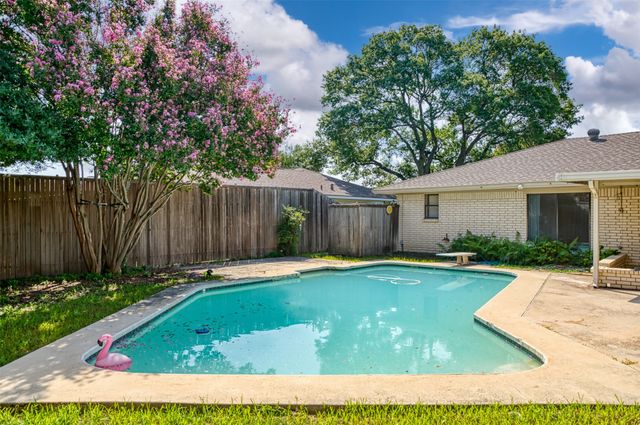 2121 Stone Creek Drive, Plano, TX 75075