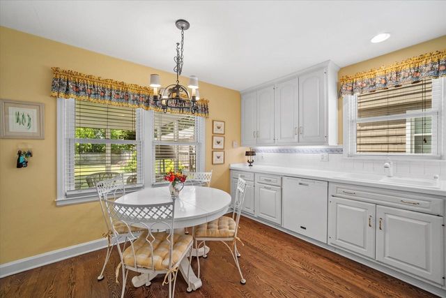 4919 N Diversey BOULEVARD, Whitefish Bay, WI 53217