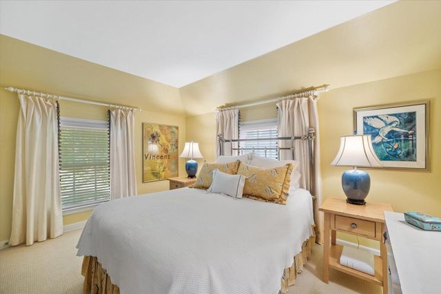 4919 N Diversey BOULEVARD, Whitefish Bay, WI 53217