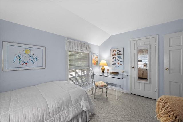 4919 N Diversey BOULEVARD, Whitefish Bay, WI 53217