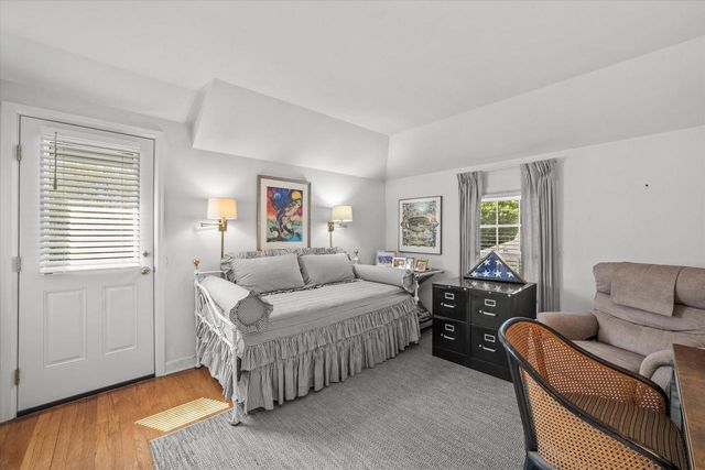 4919 N Diversey BOULEVARD, Whitefish Bay, WI 53217