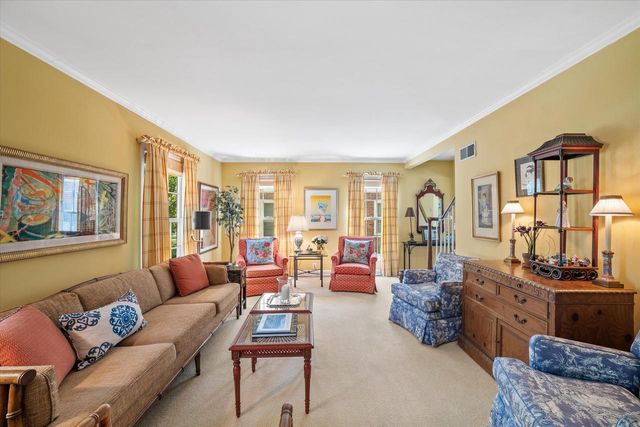 4919 N Diversey BOULEVARD, Whitefish Bay, WI 53217