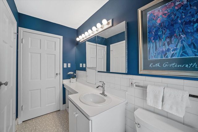 4919 N Diversey BOULEVARD, Whitefish Bay, WI 53217
