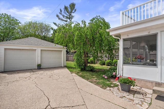 4919 N Diversey BOULEVARD, Whitefish Bay, WI 53217