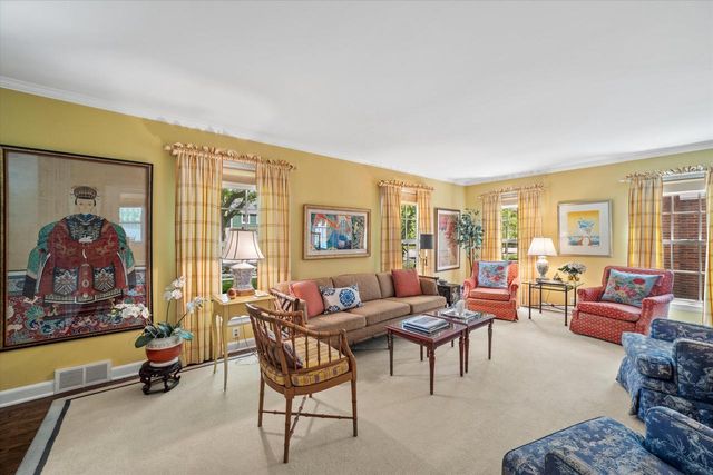 4919 N Diversey BOULEVARD, Whitefish Bay, WI 53217