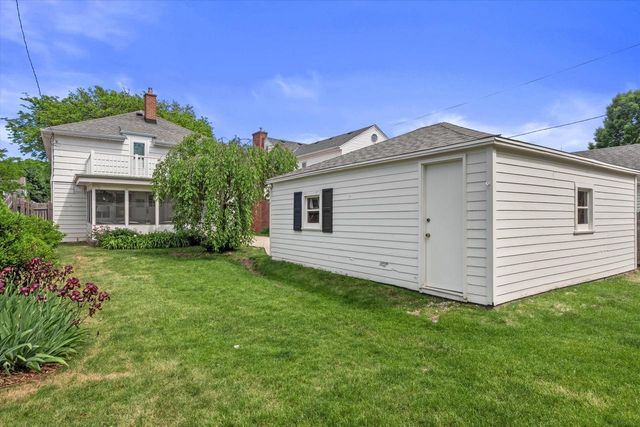 4919 N Diversey BOULEVARD, Whitefish Bay, WI 53217