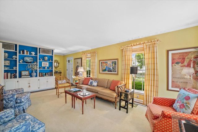 4919 N Diversey BOULEVARD, Whitefish Bay, WI 53217