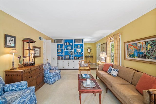 4919 N Diversey BOULEVARD, Whitefish Bay, WI 53217
