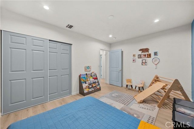 8054 Cedros, Panorama City (los Angeles), CA 91402