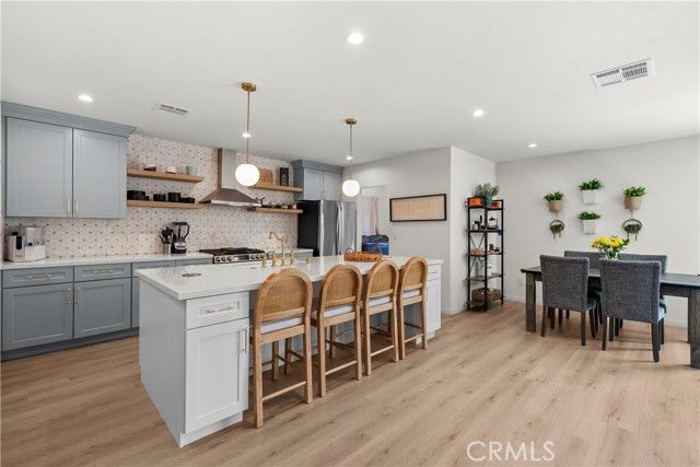 8054 Cedros, Panorama City (los Angeles), CA 91402