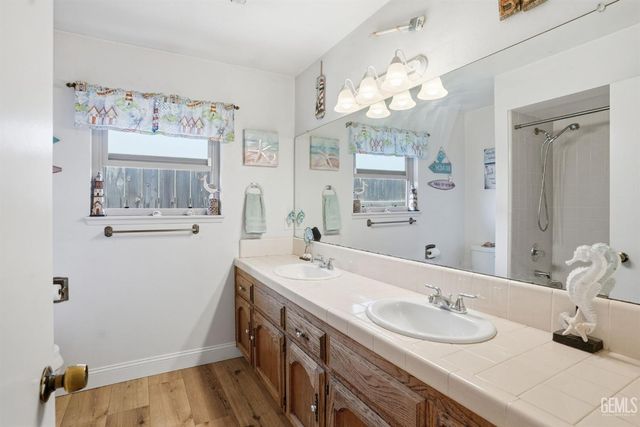 4416 Sugar Cane Avenue, Bakersfield, CA 93313