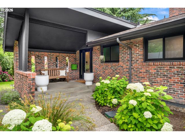 2802 Se MORELAND Ln, Portland, OR 97202