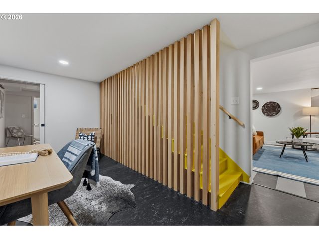 2802 Se MORELAND Ln, Portland, OR 97202