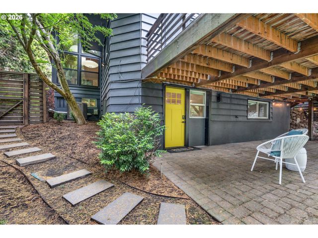 2802 Se MORELAND Ln, Portland, OR 97202
