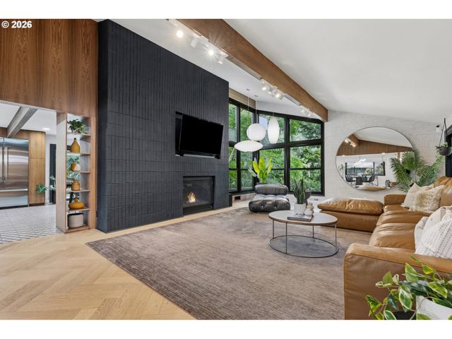 2802 Se MORELAND Ln, Portland, OR 97202