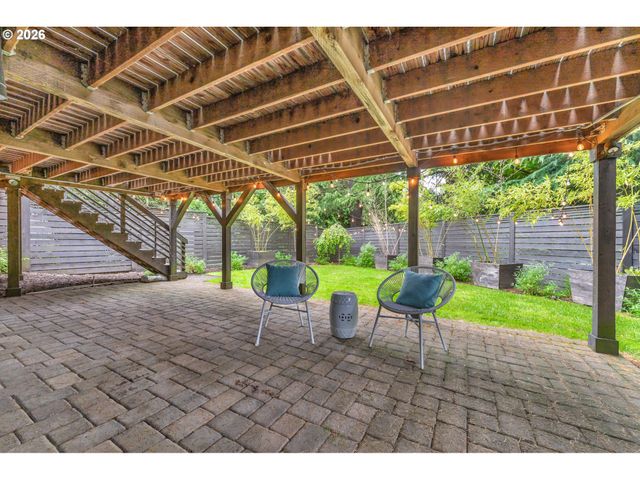 2802 Se MORELAND Ln, Portland, OR 97202