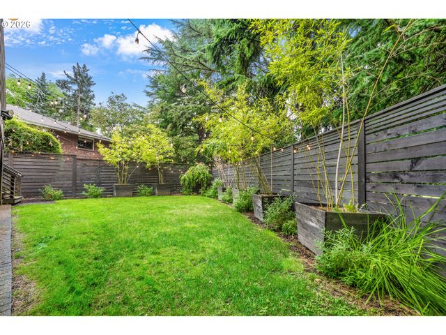 2802 Se MORELAND Ln, Portland, OR 97202