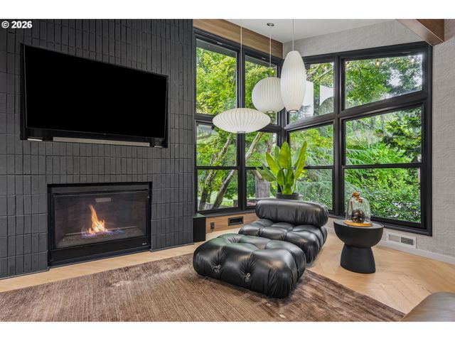 2802 Se MORELAND Ln, Portland, OR 97202