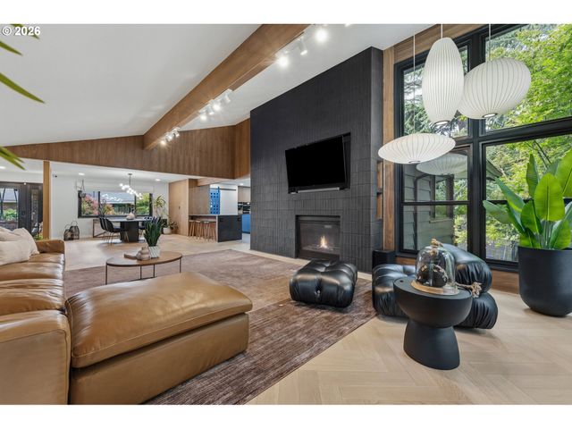 2802 Se MORELAND Ln, Portland, OR 97202