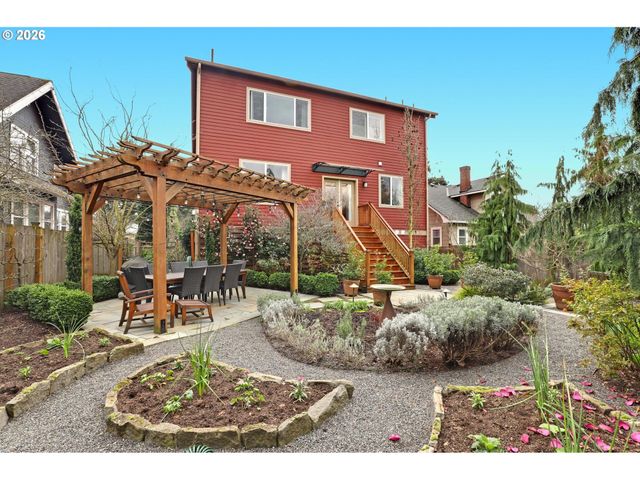 1415 Ne PRESCOTT St, Portland, OR 97211