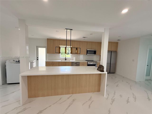 15551 NW 29 ter, Miami Gardens, FL 33054