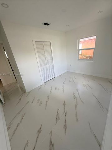 15551 NW 29 ter, Miami Gardens, FL 33054