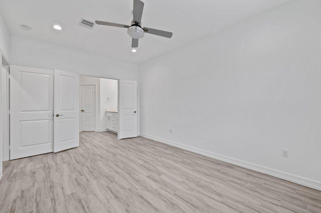 5430 Heron Drive, Houston, TX 77033