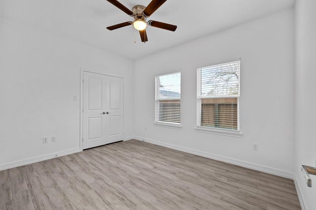 5430 Heron Drive, Houston, TX 77033