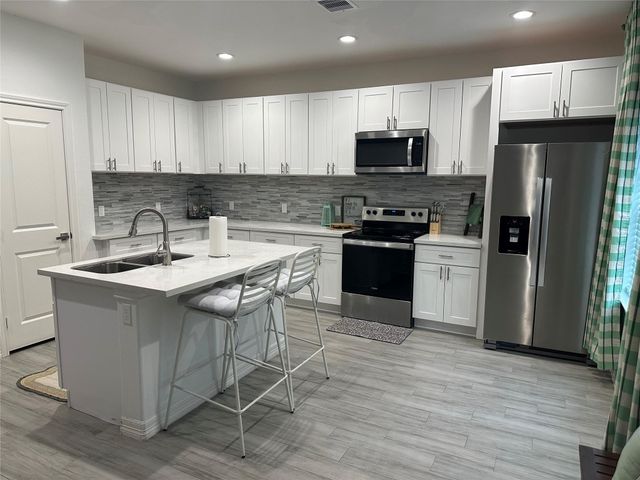 5430 Heron Drive, Houston, TX 77033