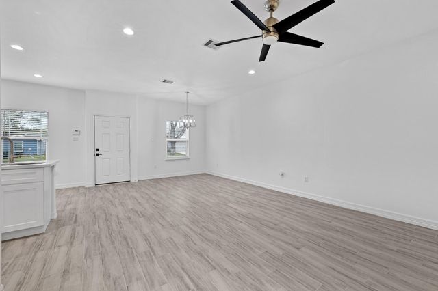 5430 Heron Drive, Houston, TX 77033