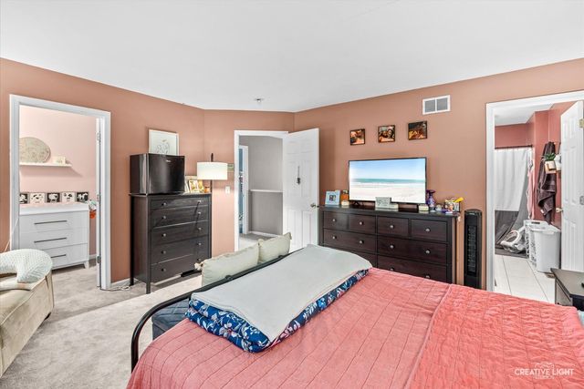 109 Waterbury Circle 109, Oswego, IL 60543
