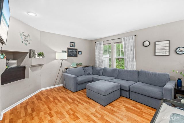 109 Waterbury Circle 109, Oswego, IL 60543