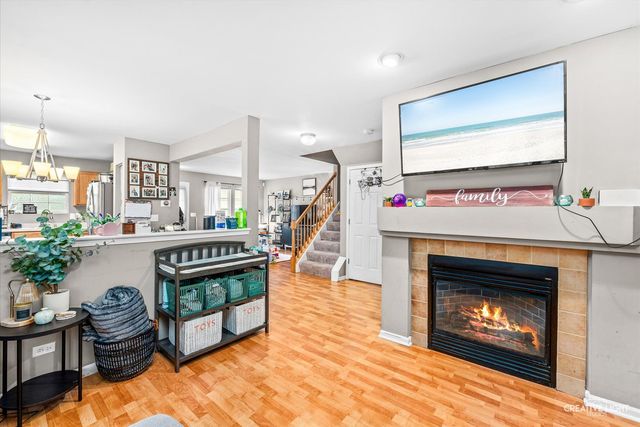 109 Waterbury Circle 109, Oswego, IL 60543