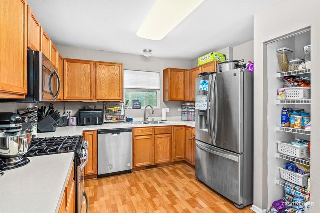 109 Waterbury Circle 109, Oswego, IL 60543