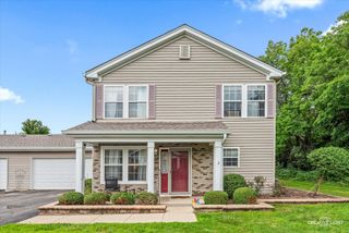 109 Waterbury Circle 109, Oswego, IL 60543