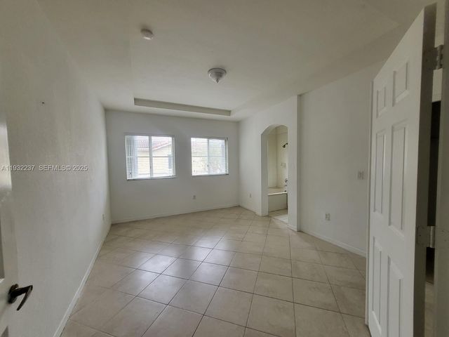 10754 NW 85 TE 7-34, Doral, FL 33178