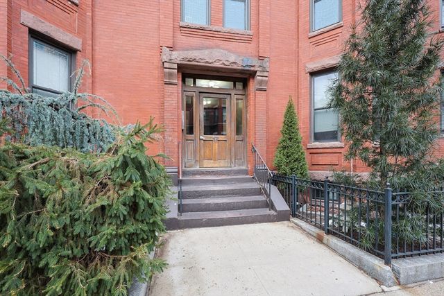 17 Symphony 6, Boston, MA 02115