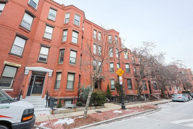 17 Symphony 6, Boston, MA 02115