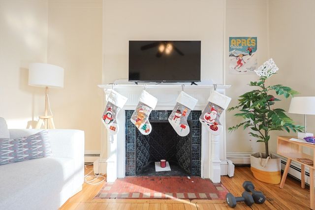 17 Symphony 6, Boston, MA 02115