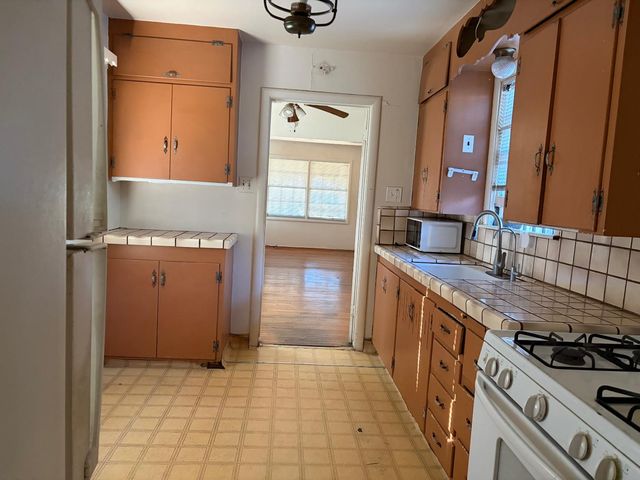 6300 33rd Ave, Sacramento, CA 95824