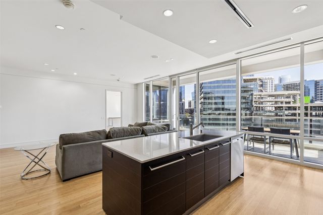 2408 Victory Park Lane 838, Dallas, TX 75219