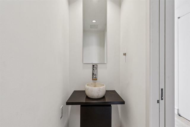 2408 Victory Park Lane 838, Dallas, TX 75219