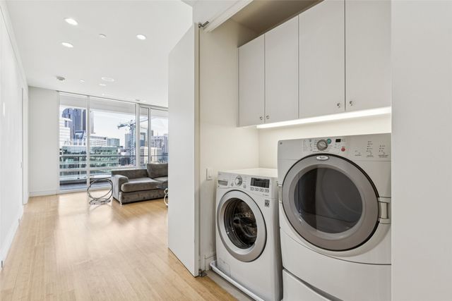 2408 Victory Park Lane 838, Dallas, TX 75219