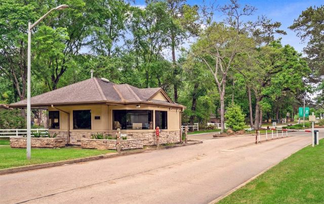 80 Summers Wind Street, Conroe, TX 77356