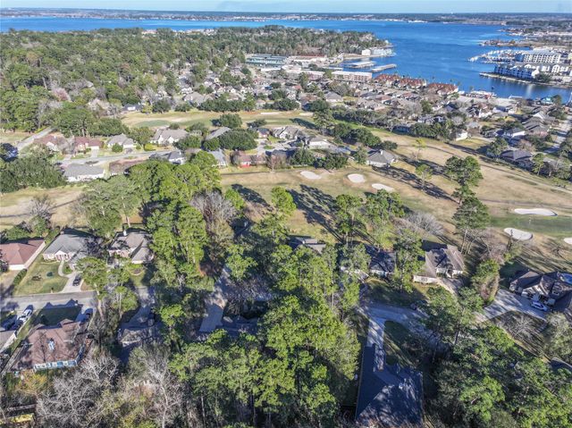 80 Summers Wind Street, Conroe, TX 77356