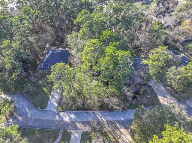 80 Summers Wind Street, Conroe, TX 77356