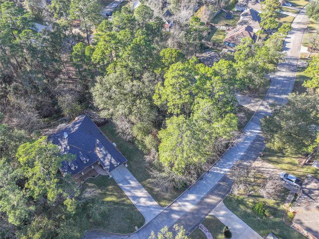 80 Summers Wind Street, Conroe, TX 77356